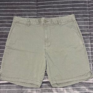 Old Navy Men's Sage Green Flat Front Shorts